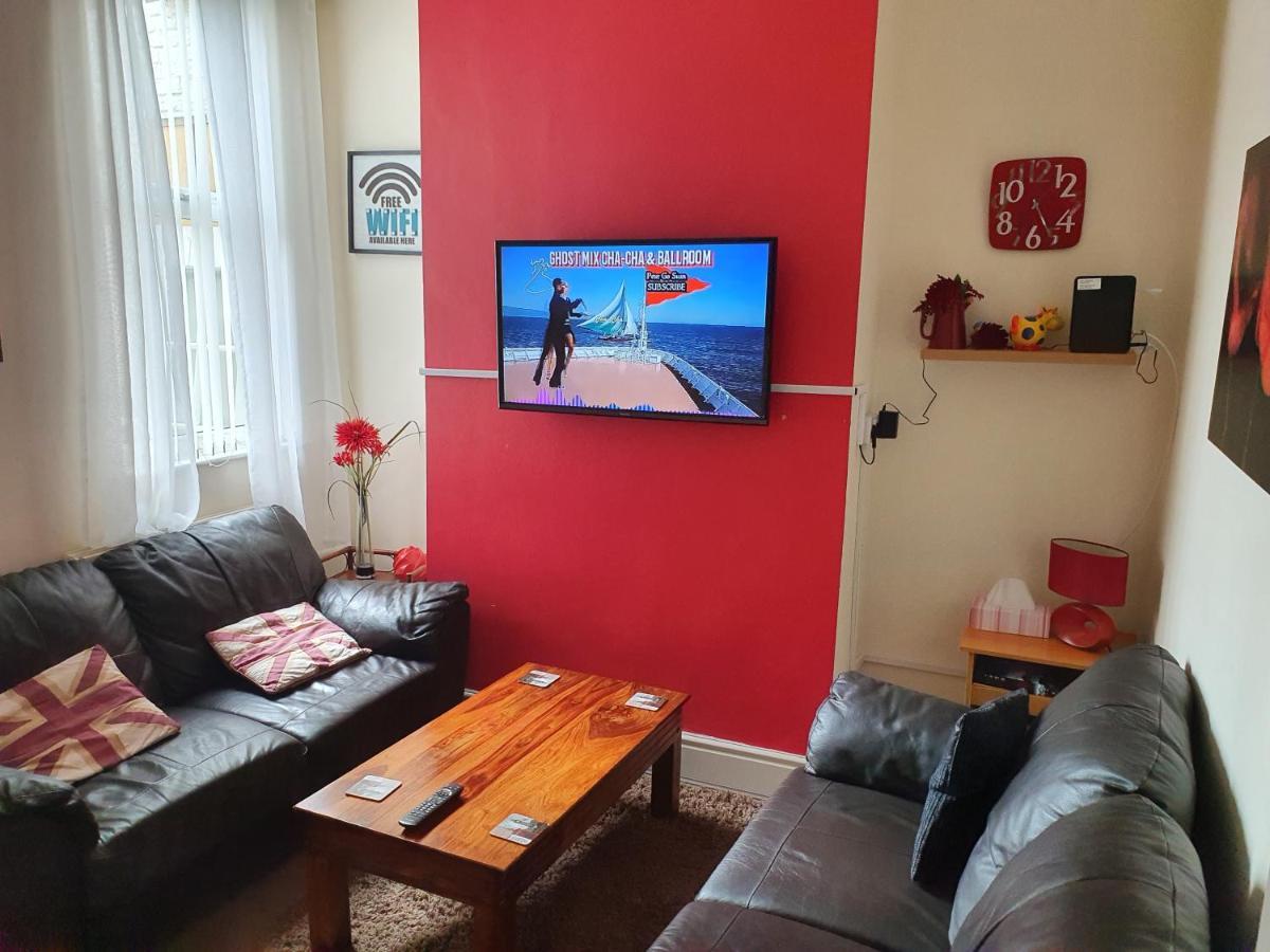 12 Person 6 Bedroom Self Catering House Liverpool Exteriér fotografie